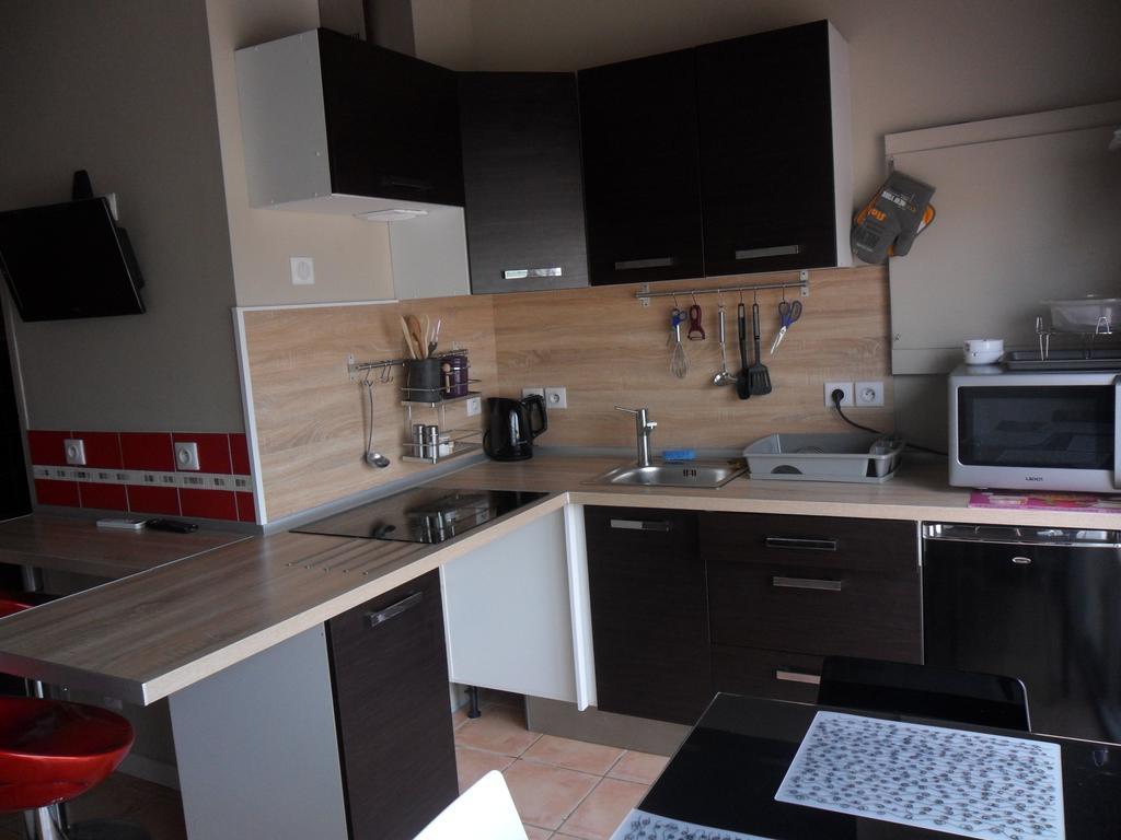 Le Tamaris Apartment Saint-Laurent-dʼAigouze Екстериор снимка